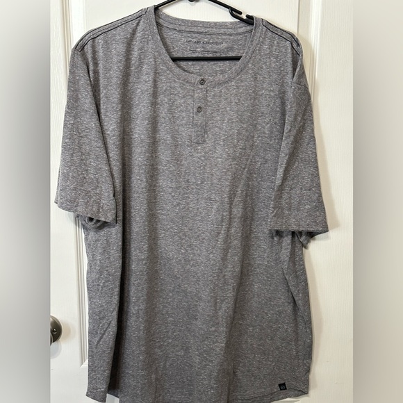 Men’s 2 button down tee - Picture 1 of 3